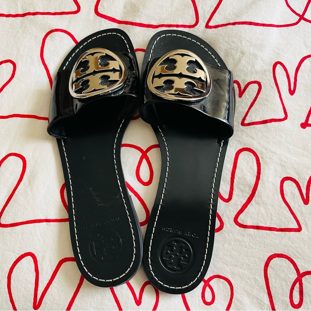 Tory Burch slippers, stylish in black, size 7, narrow shoe width